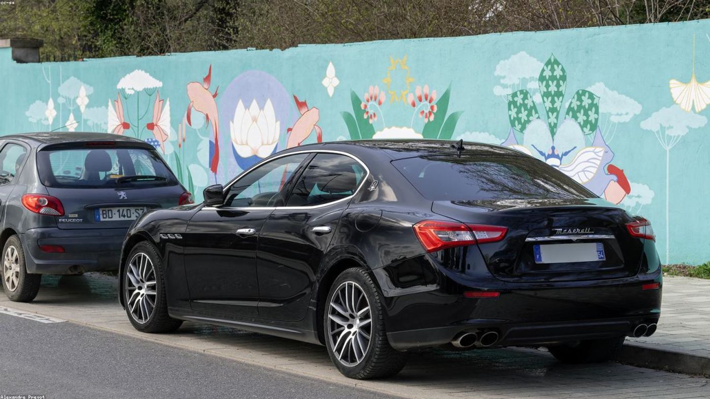 Luxury Rental Cars at SeaTac: Sixt vs Hertz Dream Collection